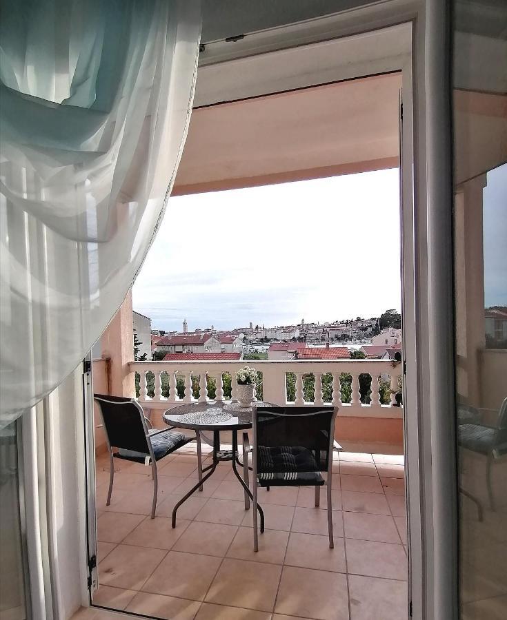 Apartmani Paula Banjol Esterno foto